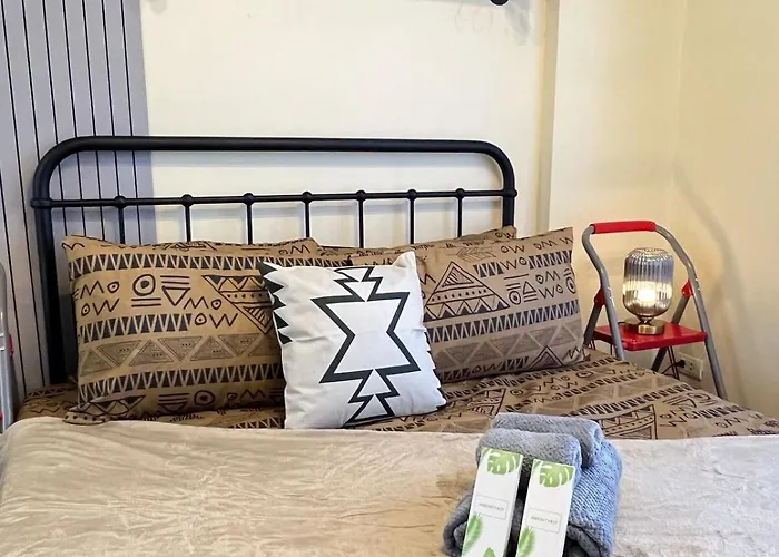 5 Mins From Airport Naia T1 Arista Place 1br 2br Veranda Parking Fast Wifi Netflix Manila