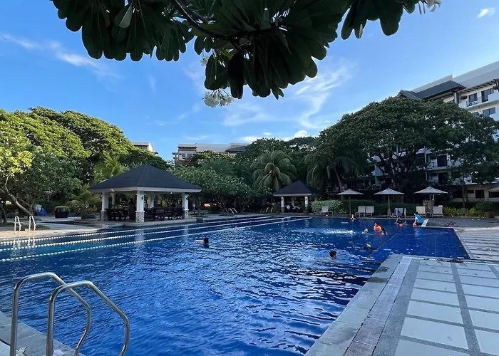 5 Mins From Airport Naia T1 Arista Place 1br 2br Veranda Parking Fast Wifi Netflix * Manila